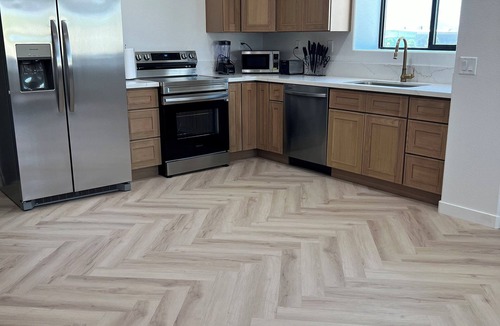Pahrump House | Barndominium Desert Escape - Mountain View, town close, gateway to Death Valley