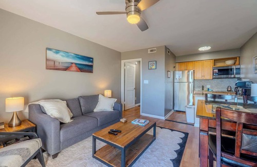 North Forest Beach Condo | Beachfront Condo at Coligny | Pool View + Balcony