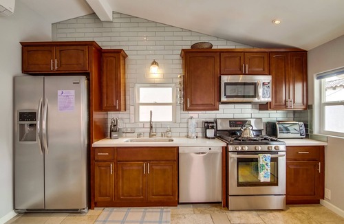 South Mission Beach Apartment | Beachy 1BD Cottage 20 Steps to Sand with Parking & W/D! Stay 30 Days!