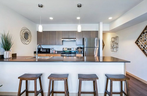 North Beacon Hill Apartment | Beacon Ave S 1BR - Balcony + City Views - Link Rail - Monthly Stays