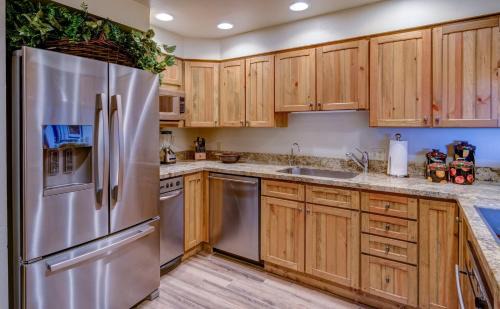 Steamboat Springs House | Bear Claw 510 - Ski-in Ski-out Condo!