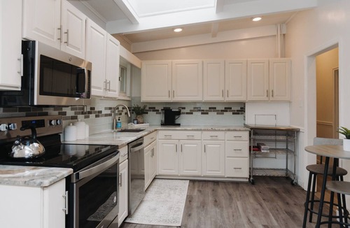 Wayne House | Beautiful 4 Bedroom Stone Rancher Near King of Prussia Mall