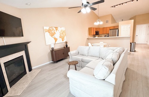 Lebanon Villa | Beautiful Historic Lebanon Illinois 2 Bedroom Villa