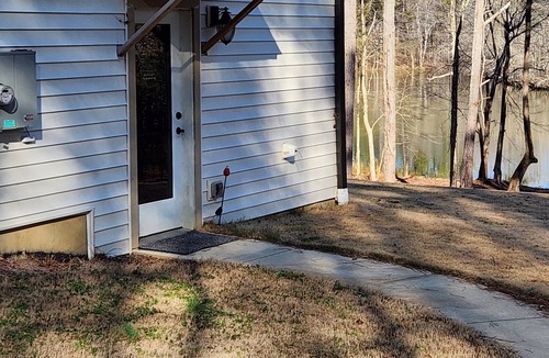 Rockmart Apartment | Becks Lake Studio n Fire Pit 3/4 mile to Silver Comet Trailnnear wedding venues