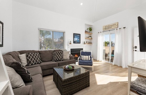Pacific Beach Apartment | Best in Pacific Beach 2bedroom+loft!