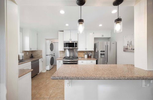Allied Gardens House | Big Backyard w/Firepit, Grill & Al Fresco Dining!