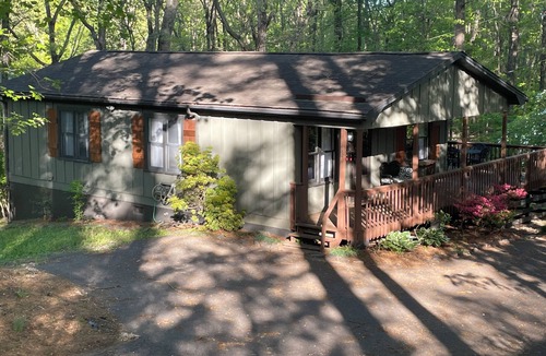 Mount Airy House | Bledsoe Bungalow -Green Acres