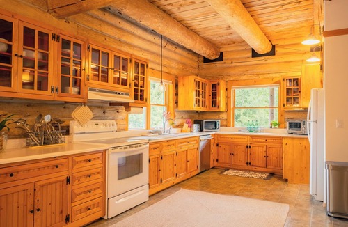Tacoma House | Blue Roof Lodge - Forest Getaway for Groups
