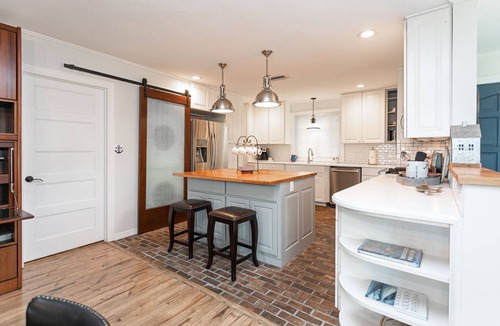 St. Augustine Cottage | Boathouse Cottage, Historic District, Private Pier, 1 Block to Trolley & Fort