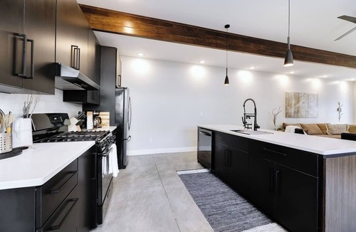 Veterans Park House | Boise Whitewater Villa Heated Pool and Spa and only 3 blocks from the pristine Boise Whitewater park and Greenbelt!