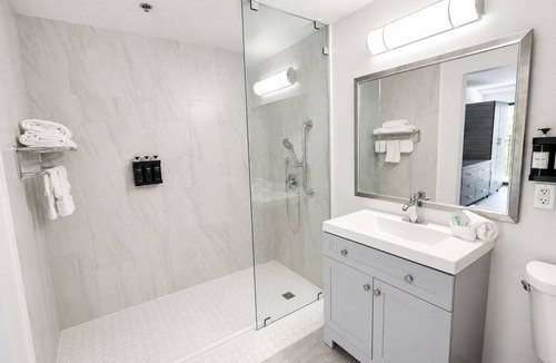 Little Italy Hotel | Boutique-Style Bay View Suite Near Petco Park & Balboa Park Museums | 3 Units