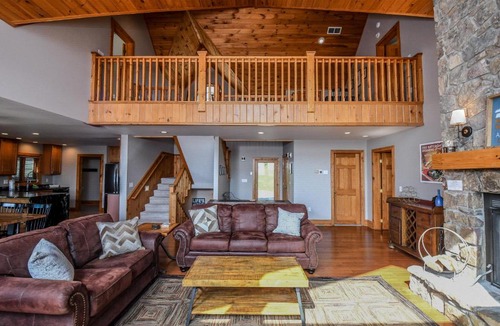 McHenry House | Braeside Six-Bedroom Holiday Home