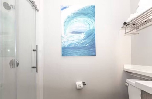 Old Town House | Bright Downtown Unit w/WiFi, Cable, Walk to All
