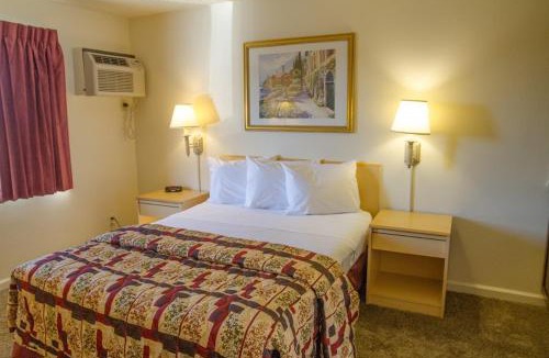 Clairemont Hotel | California Suites Hotel