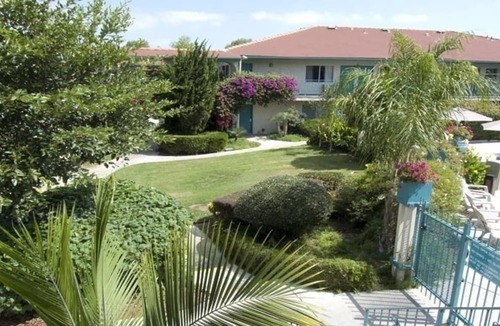 Clairemont Hotel | California Suites Hotel