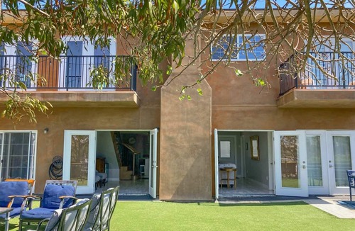 Clairemont House | Canyon Castle View House