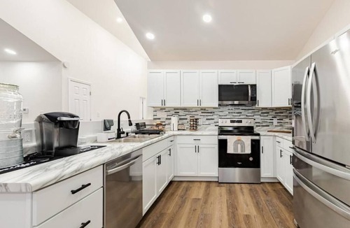 Airport Township House | Cardinal Nest - Modern 4BR Home Near Airport, St. Charles & Downtown STL