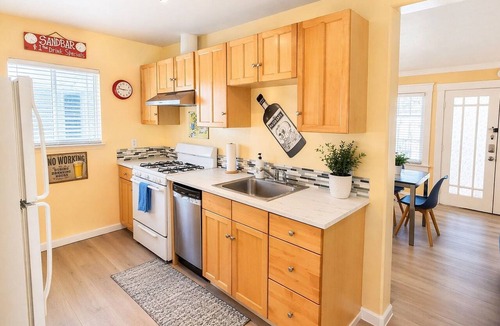North Park Apartment | CasaViva Sky · Spacious 3BR w/City Views, Firepit & Backyard, walk everywhere