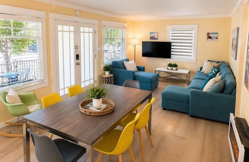 North Park Apartment | CasaViva Sky · Spacious 3BR w/City Views, Firepit & Backyard, walk everywhere