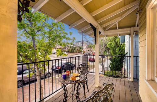 North Park Apartment | CasaViva Sky · Spacious 3BR w/City Views, Firepit & Backyard, walk everywhere