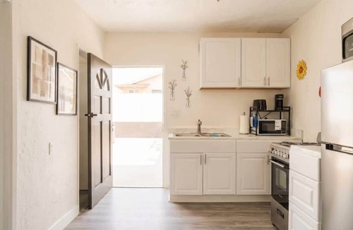 Lemon Grove House | Casita Guest House Kitchenette 1 Free Parking!