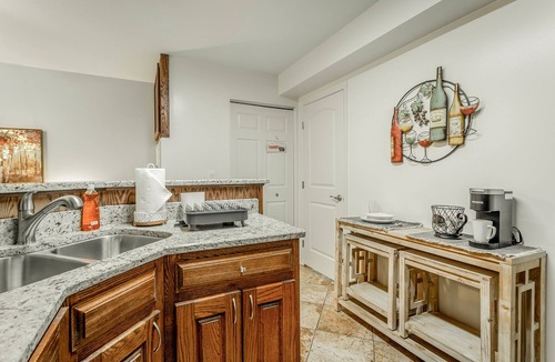 Graysville Apartment | ✤ CATALINA STUDIO 102 ✤ Free Parking & WIFI