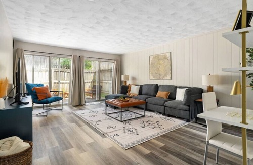 Heath Apartment | Cedar and Oak - 2 BR, King Beds, Patio