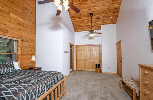 McHenry House | Cedar Shores Villa 03