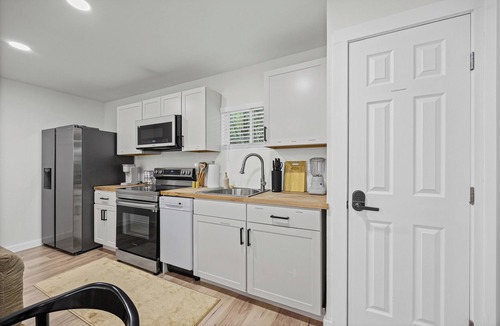 Highland Apartment | Central Austin Chic: Minutes to Downtown & Dining