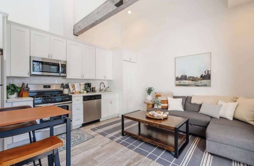 Mission Hills Apartment | Central & Sunny Designer Living! Mins to Downtown
