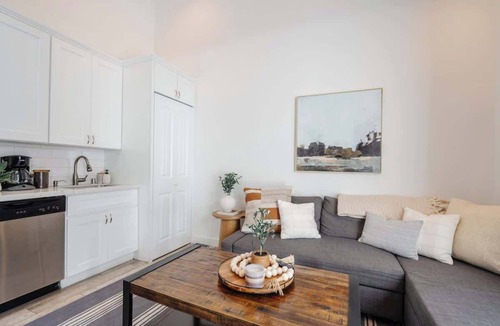 Mission Hills Apartment | Central & Sunny Designer Living! Mins to Downtown