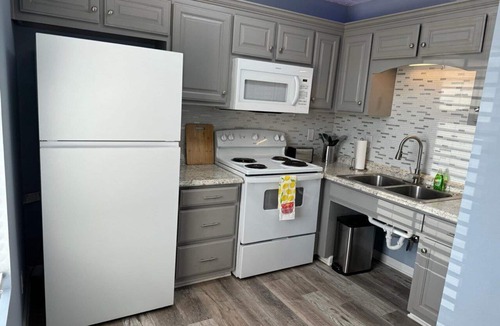 Shelbyville Apartment | Centrally located in Shelbyville, just 1/4 mile from the Horse Show Grounds.