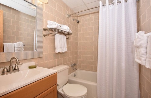 Seven Springs Hotel | Champion Hotel | Spacious + Separate Living Area
