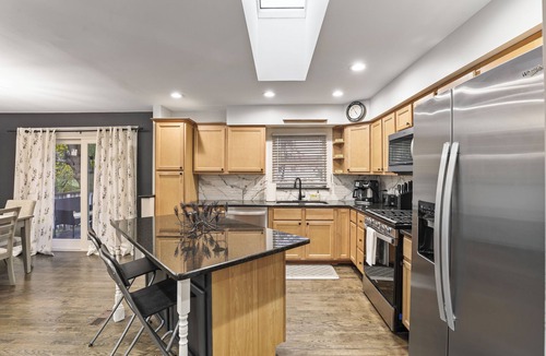 Glendale Heights House | Charisma: 5BR - 2BT Spacious house in Glendale Heights w/fenced yard!