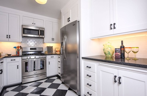 Hillcrest House | Charming 1920s Mariposa Cottage Heart Of Hillcrest