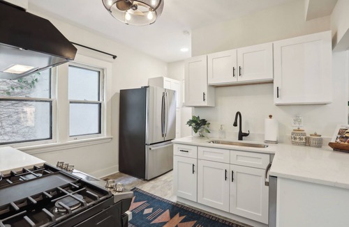 Whittier House | Charming 3-bedroom house within walking distance to Eat Street and Minneapolis