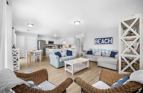 Downtown Myrtle Beach Apartment | Charming 3 BR ,Oceanview Condo located in Surfside!