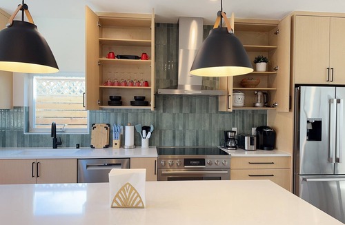 Wallingford House | Charming 4-bedroom house with lake view , WiFi and AC in wonderful Seattle