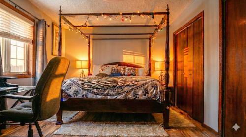 North Saint Paul Apartment | Charming Basement Stay with Workspace AC & Fire Pit