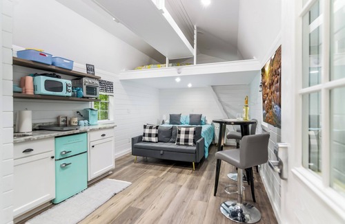 Ellijay House | Charming bungalow Tiny Home, Fire pit, Close to town, Dog Friendly, Mountain Air