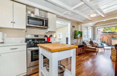 North Park Cottage | Charming cottage in North Park