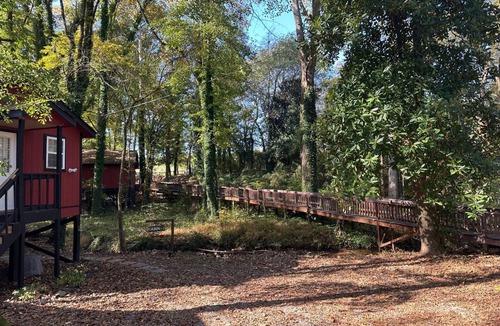 Cave Spring Cabin | Charming Creek Cabin Stay
