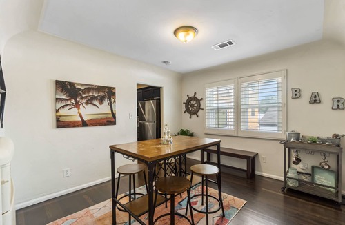 Park West House | Charming Downtown Bungalow | Easy Airport Access