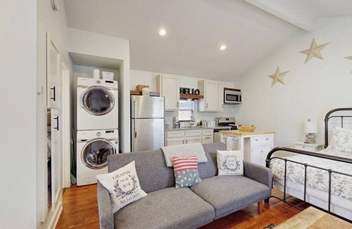 Hancock House | Charming guesthouse with full kitchen, private entrance & fenced patio