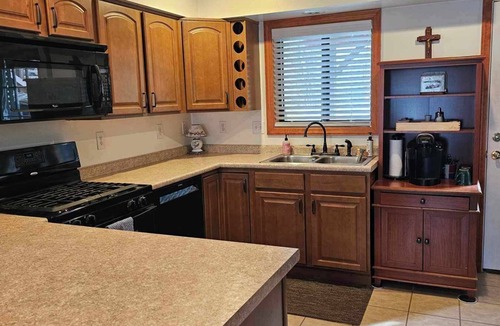 New Kensington House | Charming, handicapped accessible 2-bedroom townhome in Lower Burrell