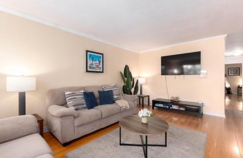 North Clairemont House | Charming holiday home with Games & Close to Beaches & to Downtown San Diego