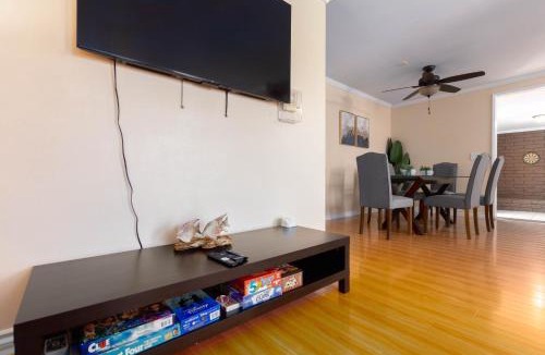 North Clairemont House | Charming holiday home with Games & Close to Beaches & to Downtown San Diego