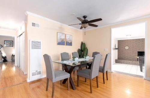 North Clairemont House | Charming holiday home with Games & Close to Beaches & to Downtown San Diego