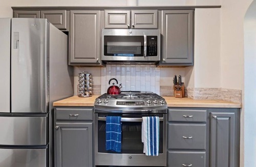 Southeast Boise House | Charming Home Away From Home - Brand New Hot Tub, Nice Backyard.