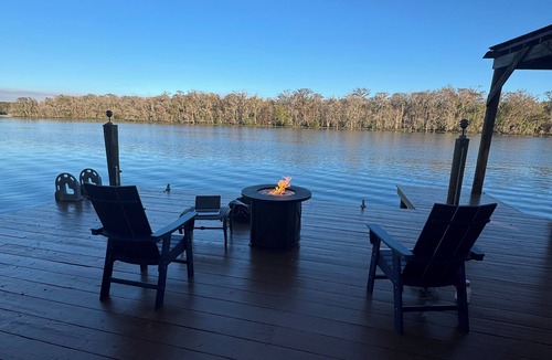 Astor Apartment | Charming studio on the St. John’s river with WiFi and AC in delightful